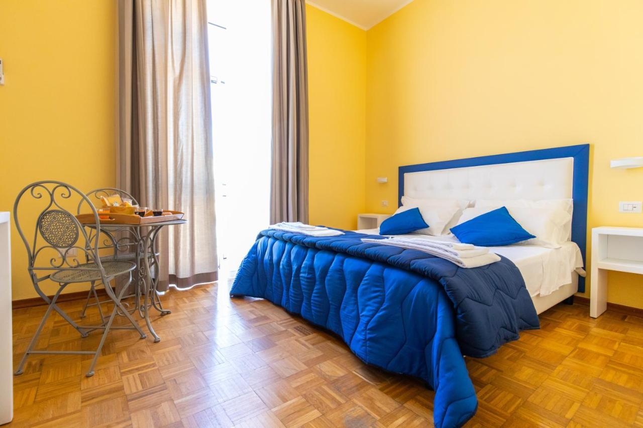 B&B Trianon ナポリ エクステリア 写真