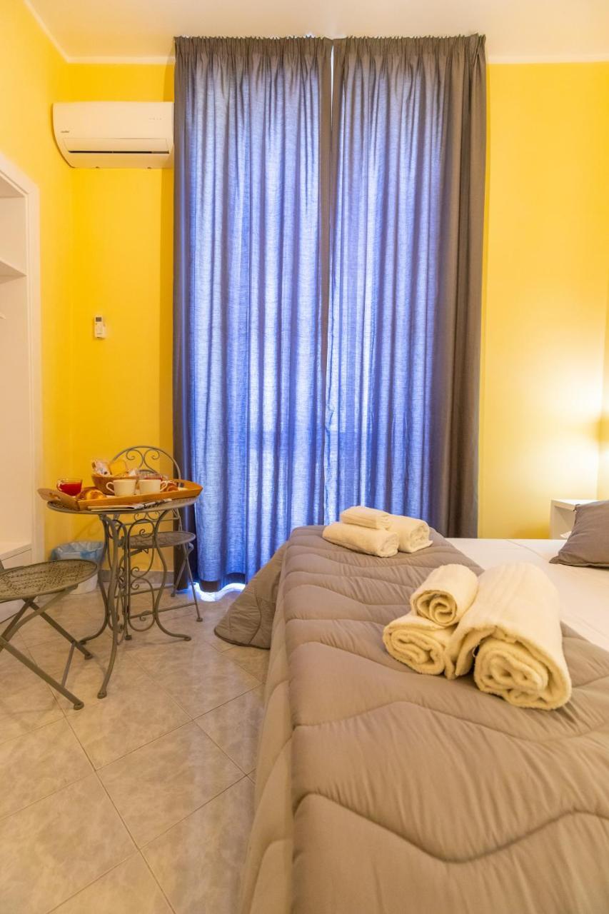 B&B Trianon ナポリ エクステリア 写真