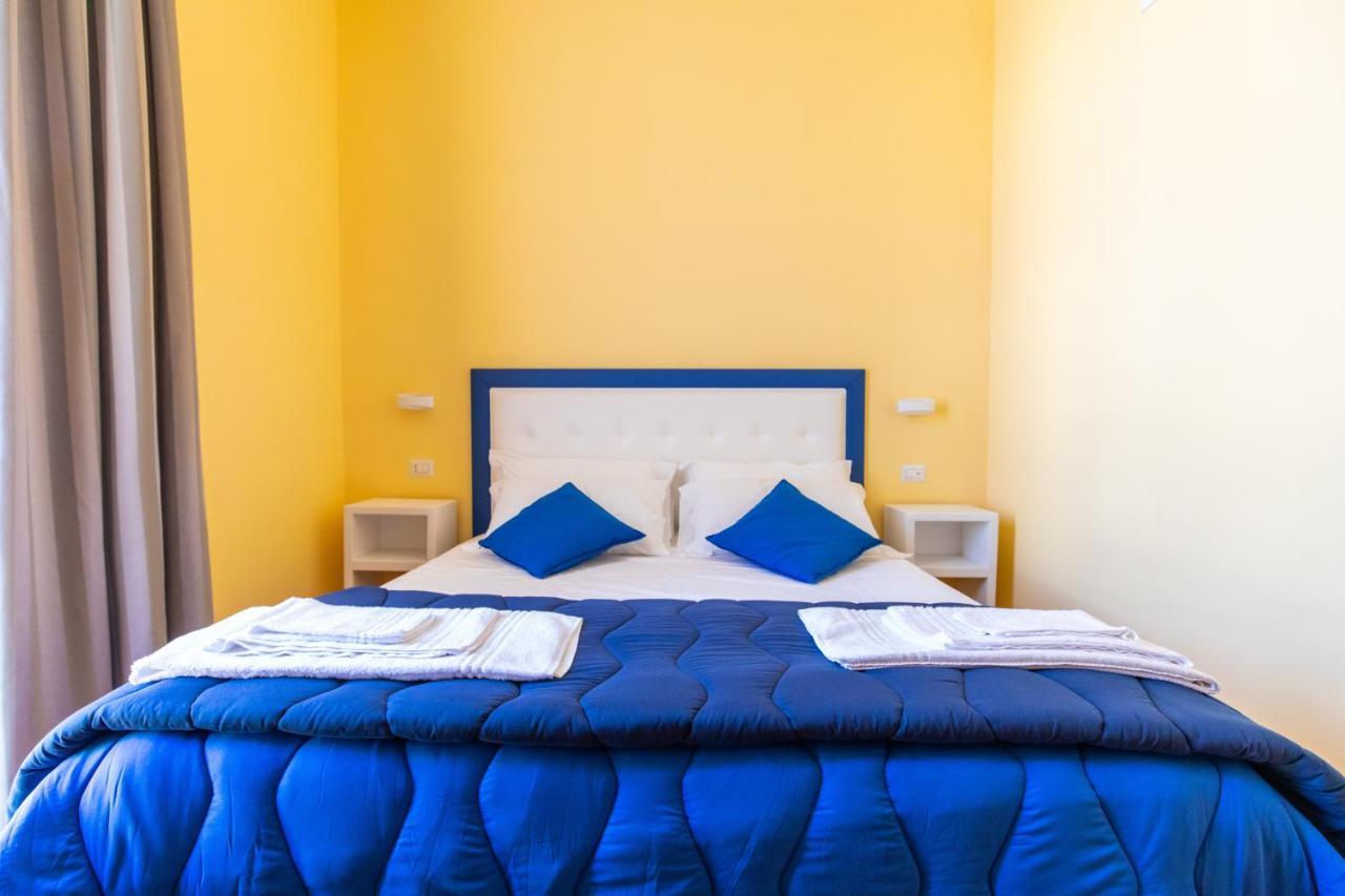 B&B Trianon ナポリ エクステリア 写真