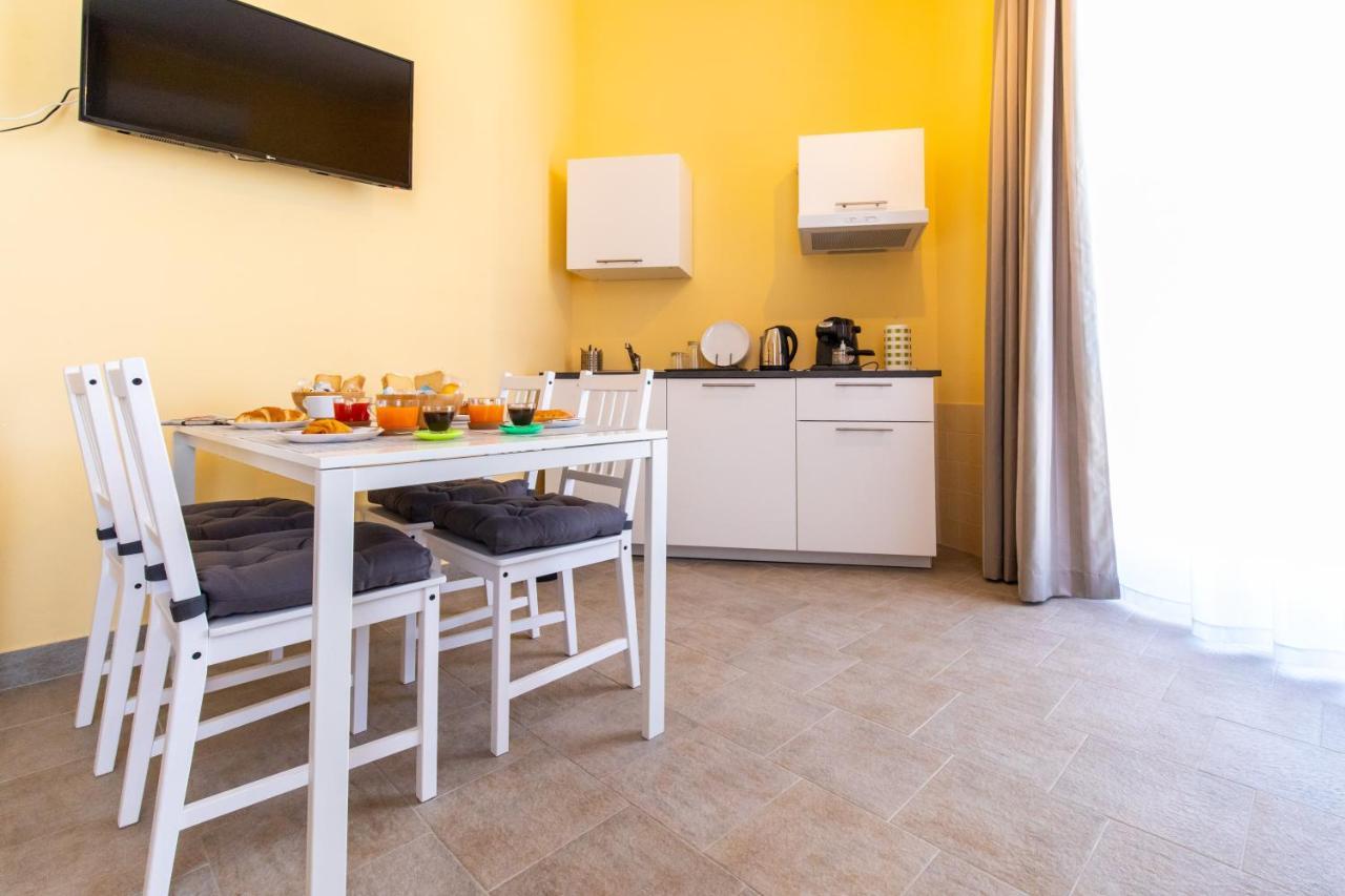 B&B Trianon ナポリ エクステリア 写真